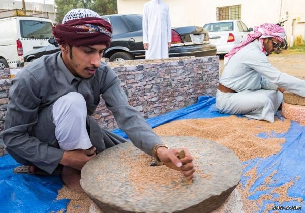 مهرجان الأطاولة التراثي يعرف الأجيال بماضي الأجداد