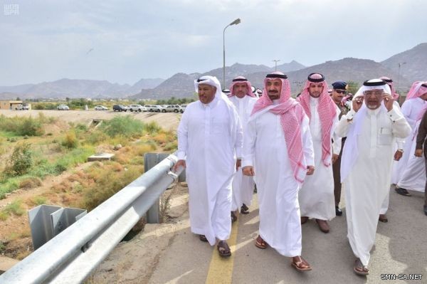 الأمير جلوي بن عبدالعزيز يتفقد مشروع تطوير وادي نجران