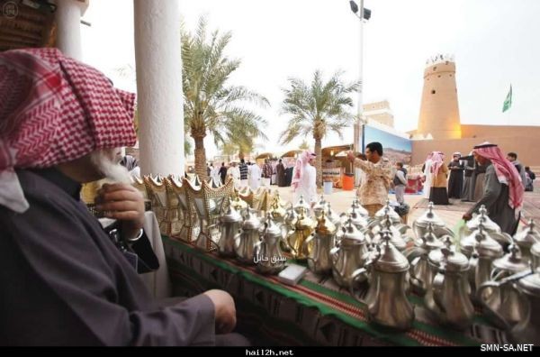 ( القريشيات ) رمز للكرم والضيافة في بيت حائل بالجنادرية