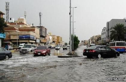 فرع وزارة النقل بتبوك يستنفر لإزالة مخلفات الأمطار الغزيرة بالمنطقة