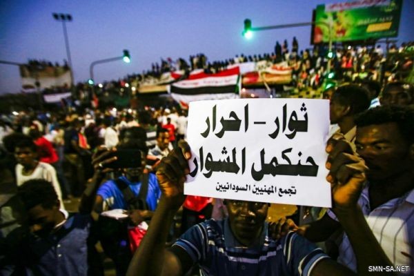 الاعتصامات الليلية تتواصل في السودان والمتظاهرون يتعهّدون بـ"إعادة الكرّة" بعد إطاحة البشير