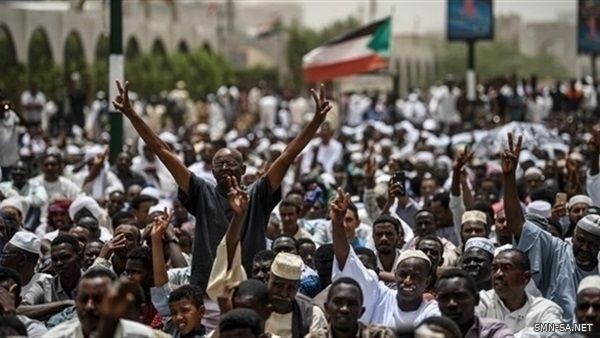 السودانيون يحتفلون اليوم ببدء تنفيذ الاتفاق التاريخي والانتقال للحكم المدني