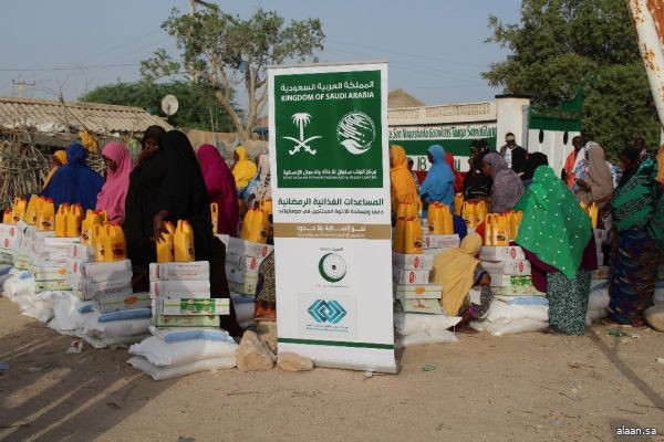 مركز الملك سلمان للإغاثة يدشن مشروع توزيع مساعدات غذائية للفئات الأكثر احتياجًا في مالي