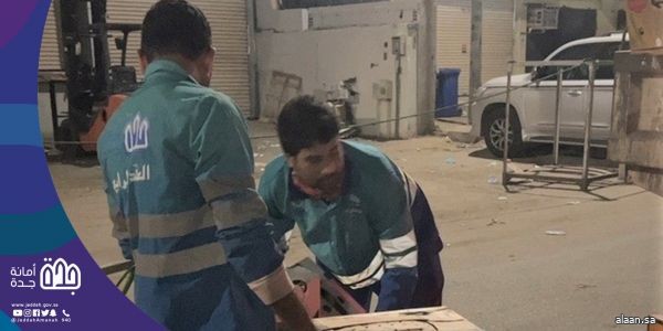 أمانة جدة تصادر 5 طن فاكهة وخضروات من البائعين الجائلين