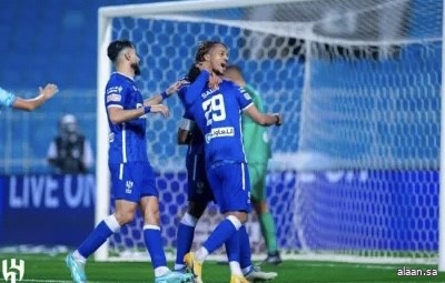 الهلال يكسب أبها بهدفين