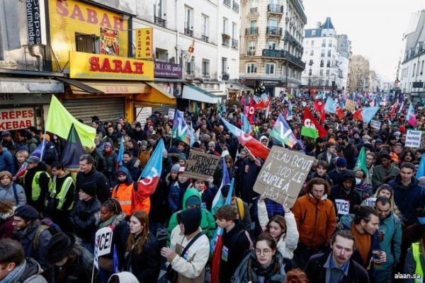 رئيسة الحكومة الفرنسية تتمسك برفع سنّ التقاعد عشية احتجاجات جديدة