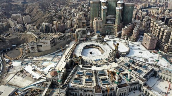 إمام وخطيب المسجد الحرام  : أشرَفُ ما في الإنسان قلبُه، وهو سيدُ أعضائِهِ وقائدُها، وصلاحُ قالَبِه بصلاحِ قلبه