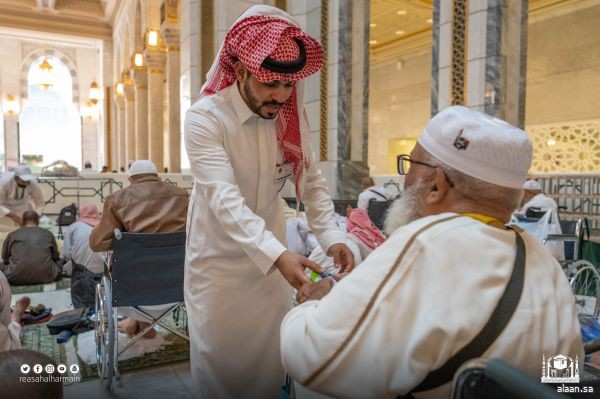 الإدارة العامة لشؤون الأشخاص ذوي الإعاقة تقدم الضيافة والإفطار للصائمين " من الوصول إلى الحصول "