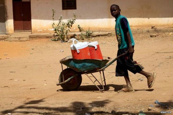 السودان .. جهود مجتمعية لتوفير الدواء والمياه وسط نيران الاشتباكات