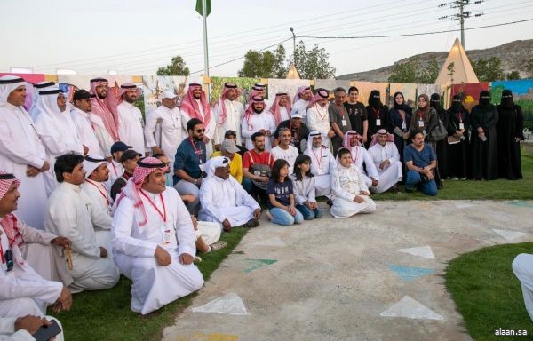 ملتقى "عناقيد الريف للفنون البصرية" يختم فعالياته ويحظى بزيارة مدير عام بوابة "هاوي"