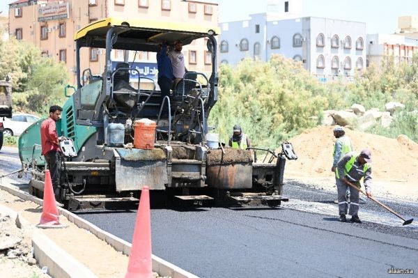 أمانة الطائف تبدأ أعمال تأهيل وسفلتة شوارع المحافظة لتحسين المشهد الحضري