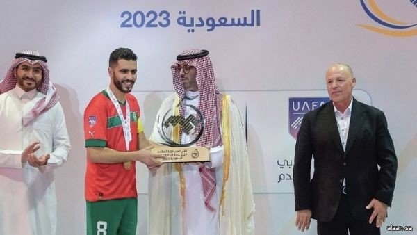 سمو محافظ جدة يتوّج المغرب بكأس العرب لكرة قدم الصالات 2023