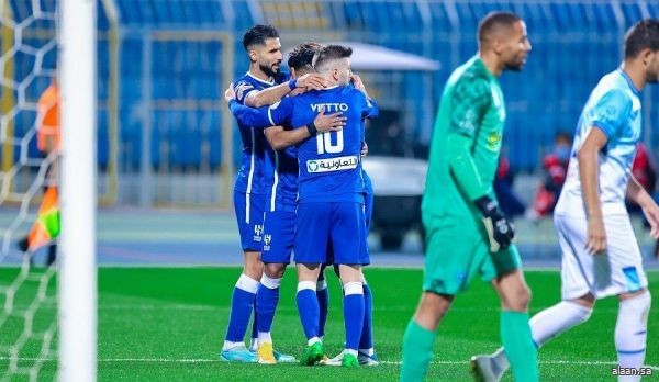 فريق الهلال يتغلب على أبها في الجولة الأولى من دوري روشن السعودي