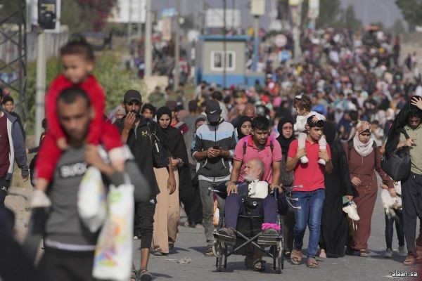 مسؤولة إغاثية في غزه : وكأن الناس يتم نقلهم حول رقعة شطرنج بشرية لأن هناك أمر إخلاء في مكان ما ..