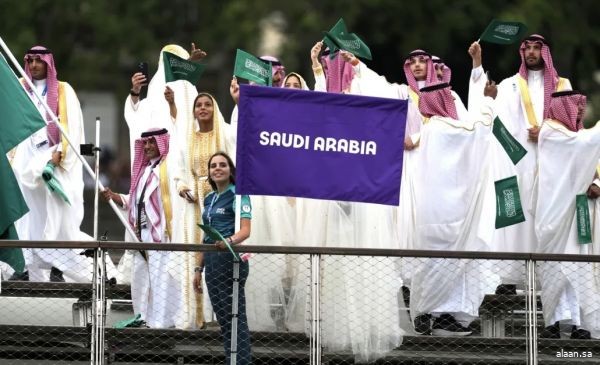 الزي السعودي يحظى بإعجاب العالم في حفل أولمبياد باريس الـ 33