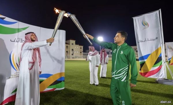 سموُّ محافظ الطائف يتسلَّم شعلة دورة الألعاب السعودية 2024