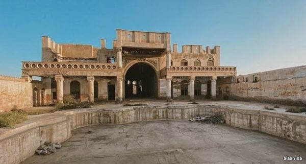 بدءًا من الطين إلى الحجر ثم حداثة البناء .. العمـارة التقـليدية تتـجلى شكلًا ونوعًـا في الطائف