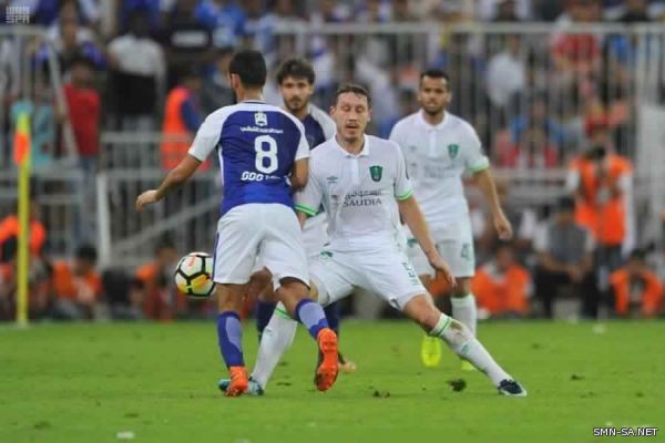 تعادل الأهلي والهلال يؤجل بطل الدوري السعودي للمحترفين