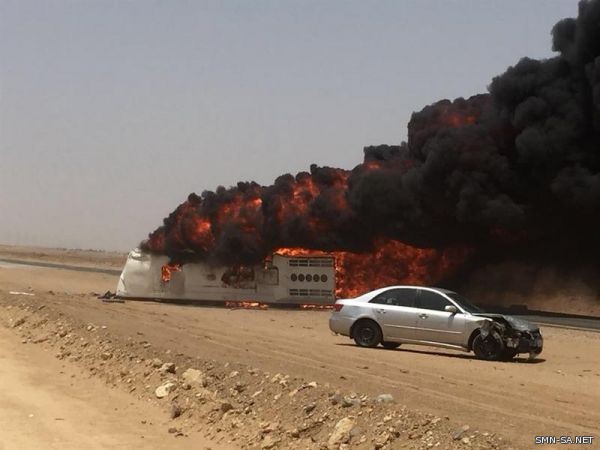 ملابسات وفاة 4 معتمرين بريطانيين وتفحم سائق باكستاني في حادث مروّع بجدة