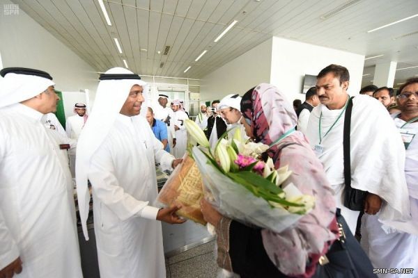 نائب وزير الحج والعمرة يقف على الجهود المبذولة بصالات الحج والعمرة في مطار جدة