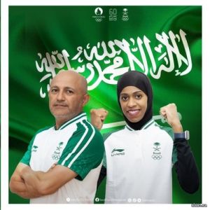 الدهامي وأبوطالب يرفعان العلم السعودي في افتتاح أولمبياد " باريس 2024 "